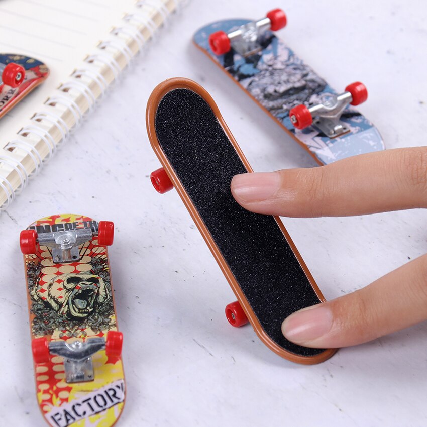 Finger skate